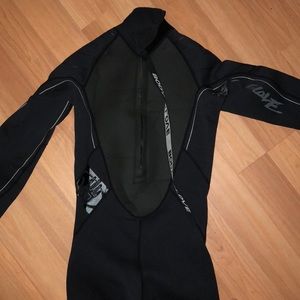 Men’s wet suit